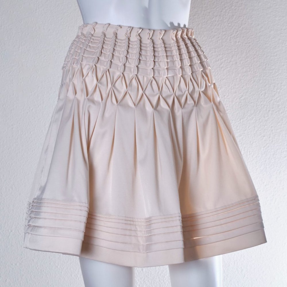 MaxMara: Pleaded Cream Mini Skirt - Picture 2 of 12